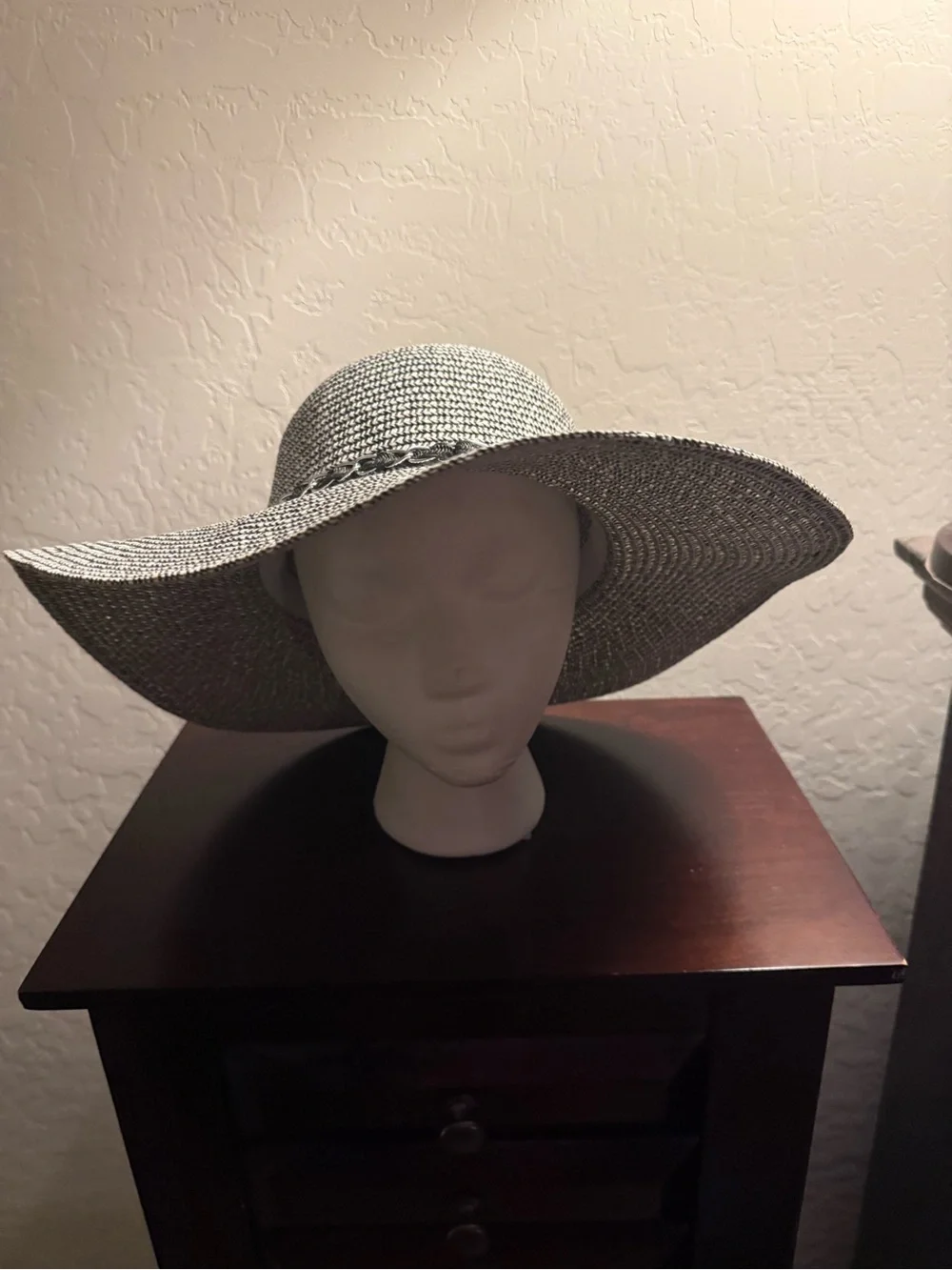 Woven Wide Brim Sun Hat in Light Gray with Decorative Chain